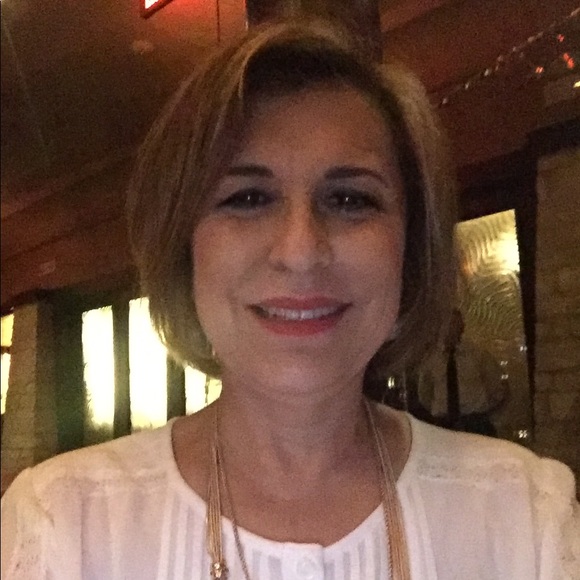 Meet your Posher, Ellie - Picture 1 of 1